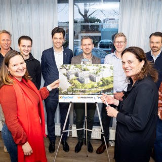 Groepsfoto ondertekening Franck Bizetpad Leiden Ons Doel en Portaal