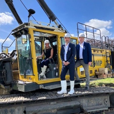 Eerste paal Nieuwe Boterpolder WYwonen